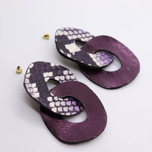 Charger l&#39;image dans la galerie, Boucles d&#39;oreilles •DAGDA• violettes